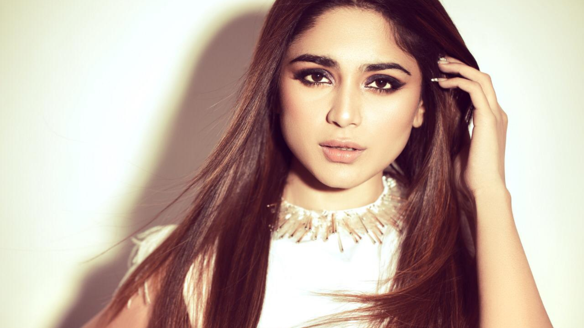 10 Songs That Prove Aima Baig Is A Rockstar! Diva Magazine